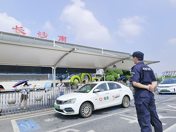 網(wǎng)約車隊員執(zhí)勤風采