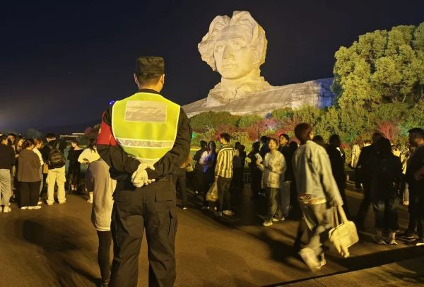 長沙紅光保安服務(wù)有限公司,長沙安保服務(wù),長沙安全服務(wù),長沙非武裝押運(yùn),勞務(wù)派遣服務(wù)