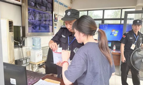 長沙紅光保安服務(wù)有限公司,長沙安保服務(wù),長沙安全服務(wù),長沙非武裝押運,勞務(wù)派遣服務(wù)